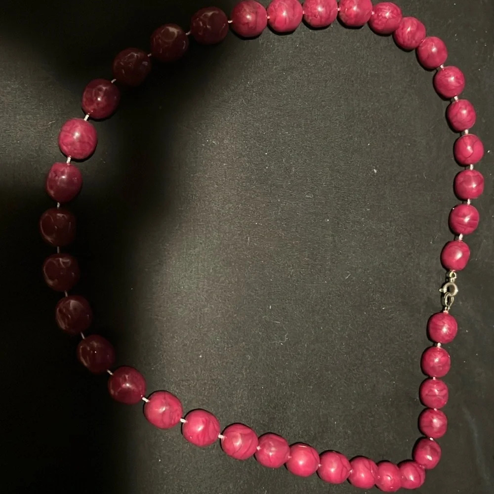 Maroon bead necklace
